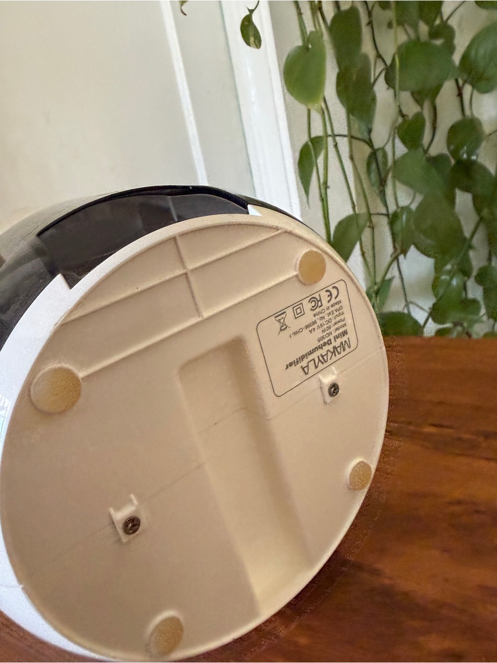 Makayla White Portable Humidifier / Diffuser - Picture 10 of 13